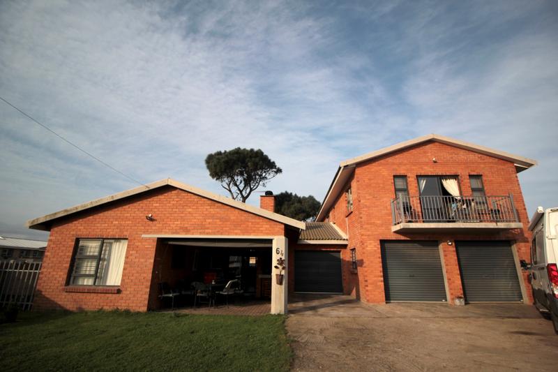 5 Bedroom Property for Sale in Fraaiuitsig Western Cape